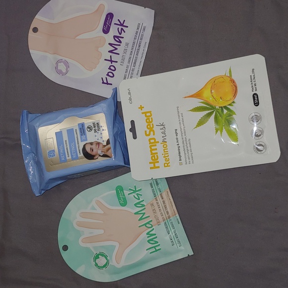 NWT HAND MASK * FOOT MASK * RETINOL MASK & CLEANSING WIPES - Picture 6 of 6